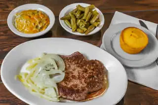Hamburger steak with grilled onions and green beans